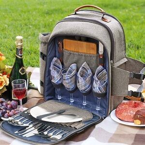 NWT picnic backpack